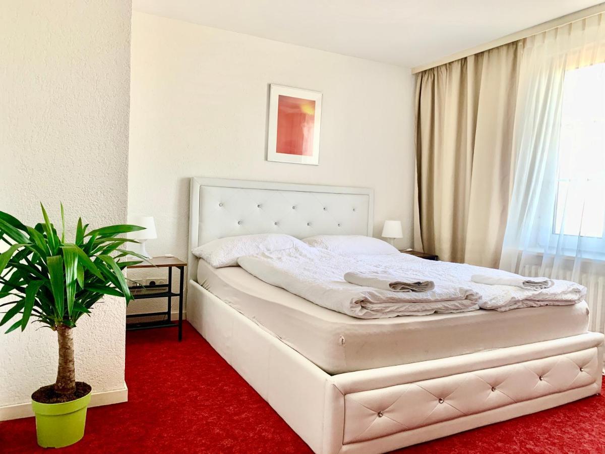Zur Krummen Eich Hotel Basilea Esterno foto
