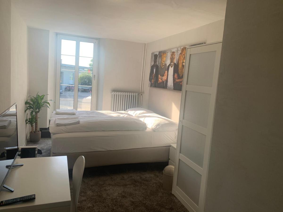 Zur Krummen Eich Hotel Basilea Esterno foto