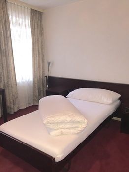 Zur Krummen Eich Hotel Basilea Esterno foto
