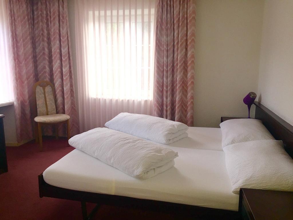 Zur Krummen Eich Hotel Basilea Esterno foto