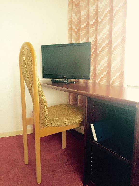 Zur Krummen Eich Hotel Basilea Esterno foto