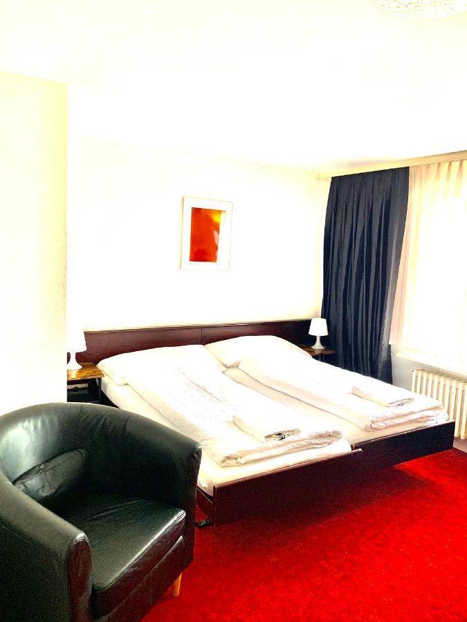 Zur Krummen Eich Hotel Basilea Esterno foto